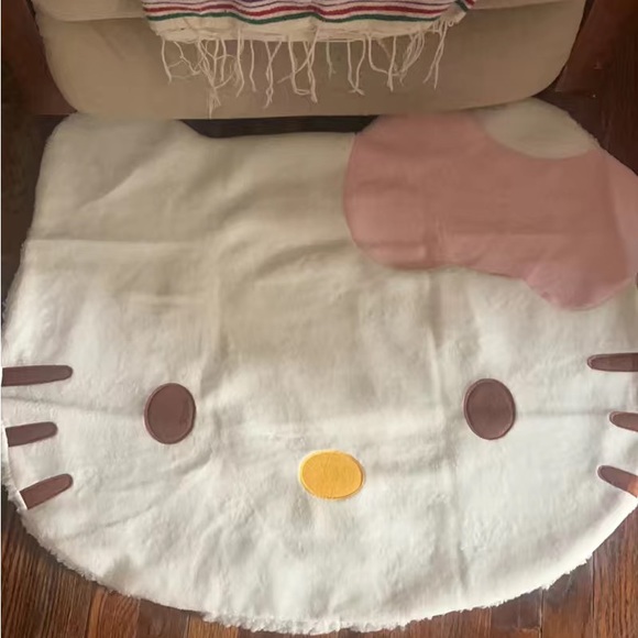 Hello Kitty Decor Mat - Picture 2 of 3